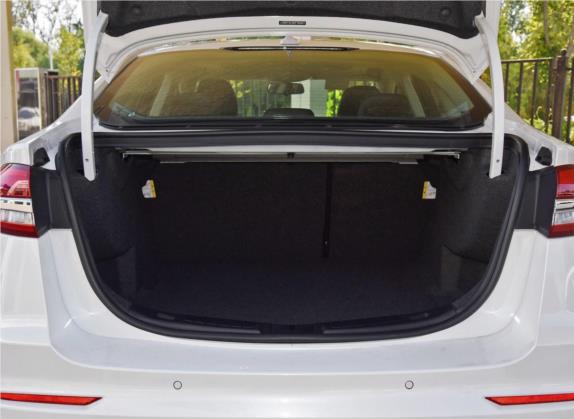 蒙迪欧 2018款 EcoBoost 180 智控时尚型 国VI 车厢座椅   后备厢