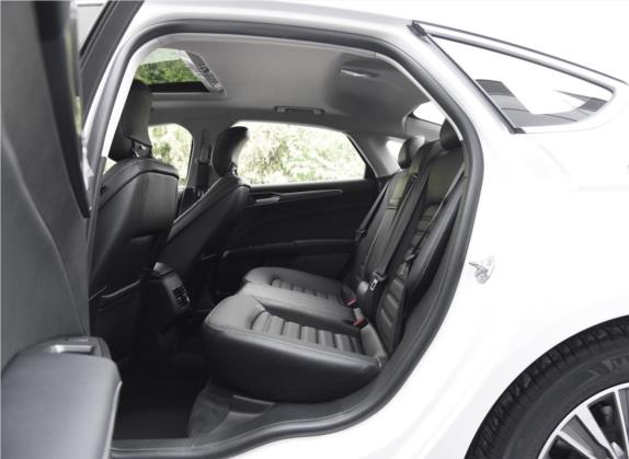 蒙迪欧 2018款 EcoBoost 180 智控豪华型 国VI 车厢座椅   后排空间