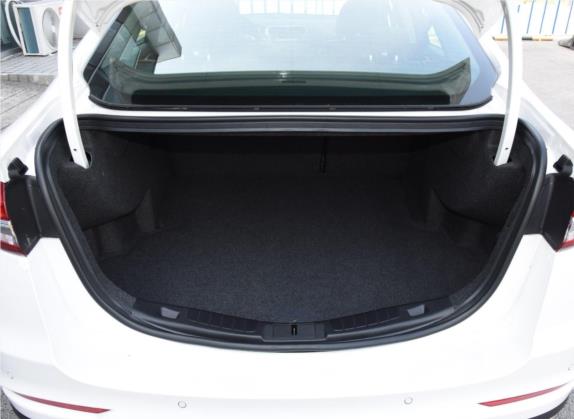 蒙迪欧 2018款 EcoBoost 180 智控豪华型 国VI 车厢座椅   后备厢