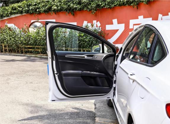 蒙迪欧 2020款 EcoBoost 200 时尚型 车厢座椅   前门板