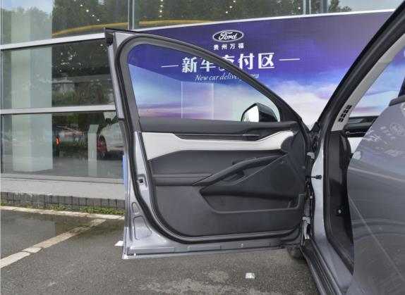 蒙迪欧 2022款 改款 EcoBoost 245 豪华型 车厢座椅   前门板