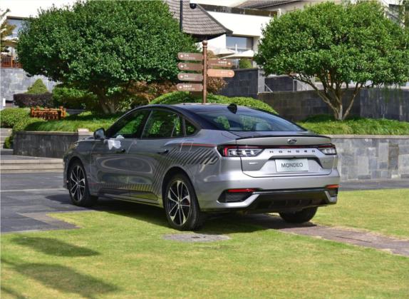 蒙迪欧 2022款 EcoBoost 245 科技旗舰版 外观   斜后