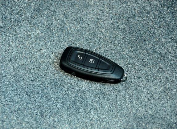 翼搏 2013款 1.0L GTDi 手动尊贵型 其他细节类   钥匙