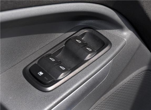 翼搏 2013款 1.5L 手动尊贵型 车厢座椅   门窗控制