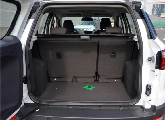 翼搏 2017款 EcoBoost125 手动尊贵型 车厢座椅   后备厢