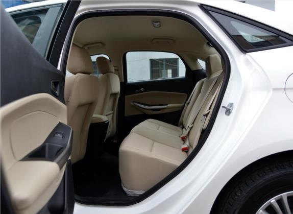 福睿斯 2015款 1.5L 手动舒适型 车厢座椅   后排空间