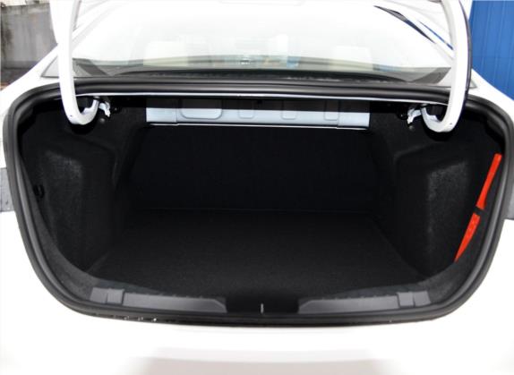 福睿斯 2015款 1.5L 手动舒适型 车厢座椅   后备厢
