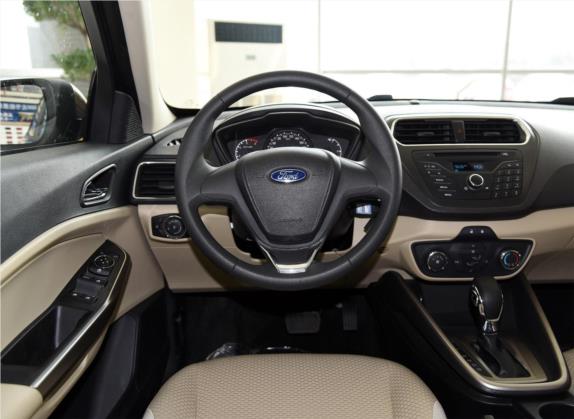 福睿斯 2015款 1.5L 自动舒适型 中控类   驾驶位