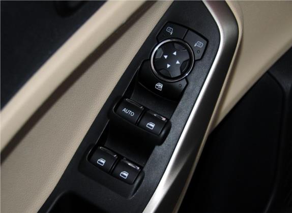 福睿斯 2015款 1.5L 手动时尚型 车厢座椅   门窗控制