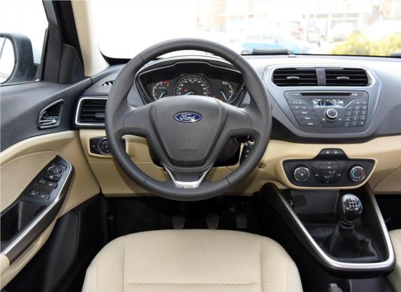 福睿斯 2017款 1.5L 手动舒适型 中控类   驾驶位