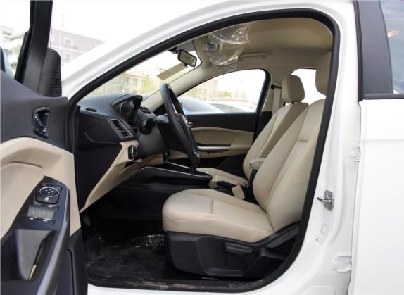 福睿斯 2017款 1.5L 手动舒适型 车厢座椅   前排空间