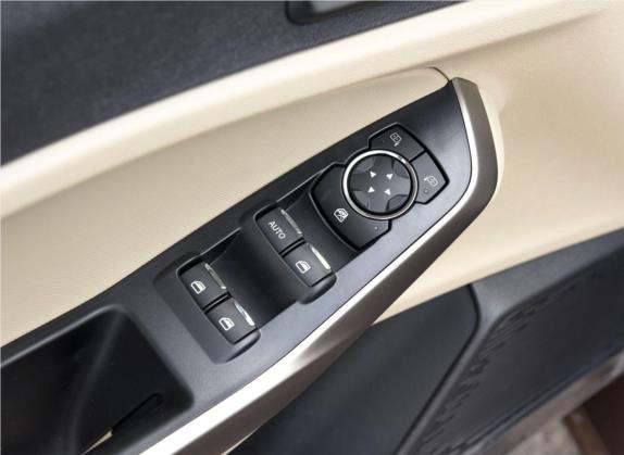 福睿斯 2017款 1.5L 自动舒适型 车厢座椅   门窗控制