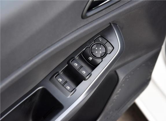 福睿斯 2019款 1.5L 手动质享型 车厢座椅   门窗控制