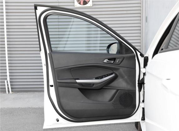 福睿斯 2019款 1.5L 自动质享型 车厢座椅   前门板