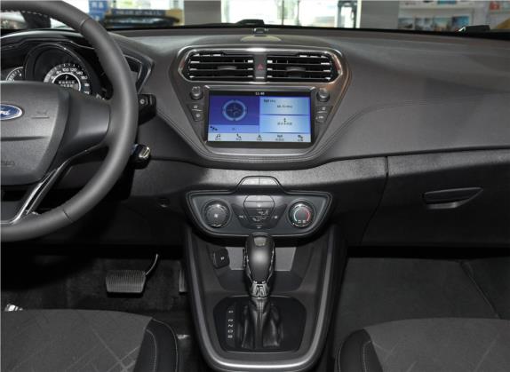 福睿斯 2019款 1.5L 自动悦享型 中控类   中控台