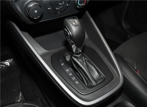福睿斯 2019款 1.5L 自动悦享型 中控类   挡把