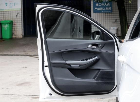 福睿斯 2019款 改款 1.5L 手动质享型 国VI 车厢座椅   前门板
