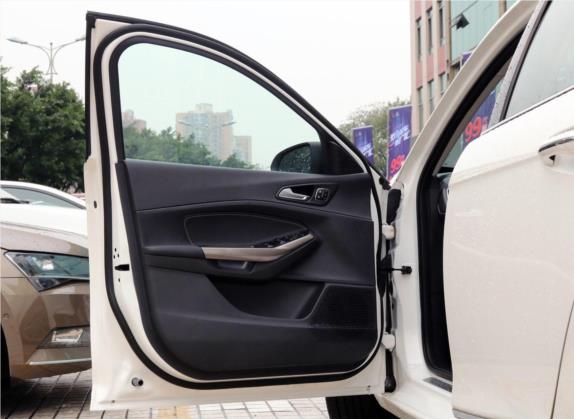 福睿斯 2019款 改款 1.5L 自动臻享型 国VI 车厢座椅   前门板