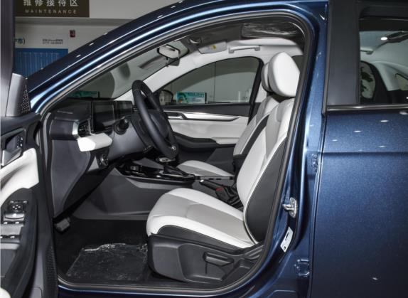 福睿斯 2021款 1.5L 自动钻石版 车厢座椅   前排空间