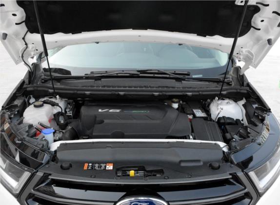 锐界 2018款 EcoBoost 330 V6四驱运动型 7座 其他细节类   发动机舱