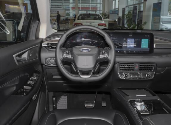 锐界 2022款 PLUS EcoBoost 245 四驱铂锐型 7座 中控类   驾驶位