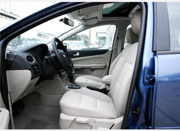 福克斯 2006款 两厢 1.8L 自动时尚型 车厢座椅   前排空间