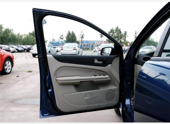 福克斯 2006款 两厢 1.8L 自动时尚型 车厢座椅   前门板