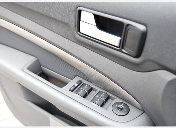 福克斯 2006款 两厢 2.0L 手动运动版 车厢座椅   门窗控制