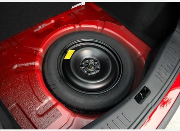 福克斯 2007款 两厢 2.0L 手动运动版 其他细节类   备胎