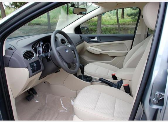 福克斯 2009款 三厢 1.8L 自动时尚型 车厢座椅   前排空间