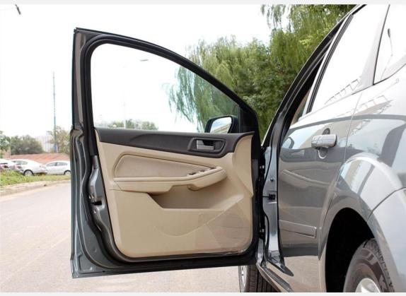 福克斯 2009款 三厢 1.8L 自动时尚型 车厢座椅   前门板