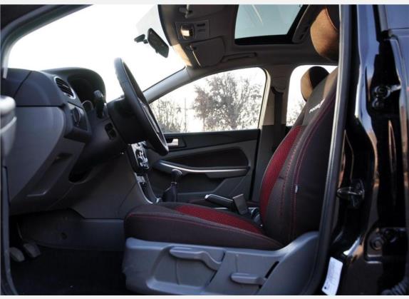 福克斯 2010款 两厢 2.0L SVP限量版 车厢座椅   前排空间