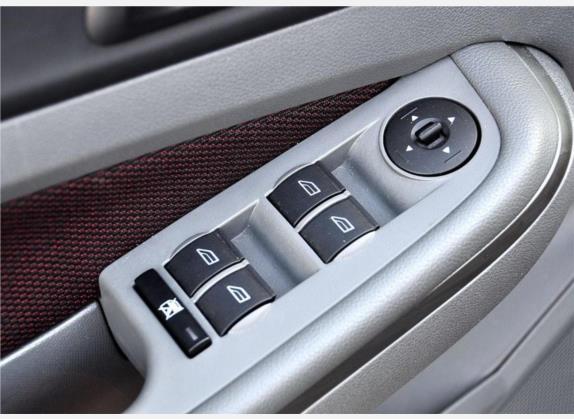 福克斯 2010款 两厢 2.0L SVP限量版 车厢座椅   门窗控制