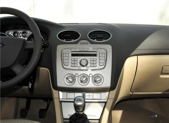福克斯 2011款 三厢 1.8L 手动舒适型 中控类   中控台