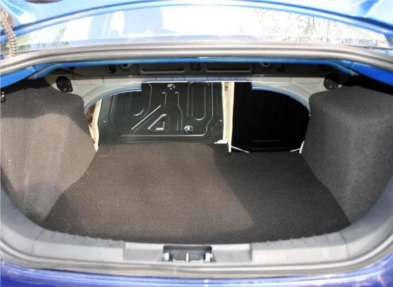 福克斯 2011款 三厢 1.8L 手动舒适型 车厢座椅   后备厢