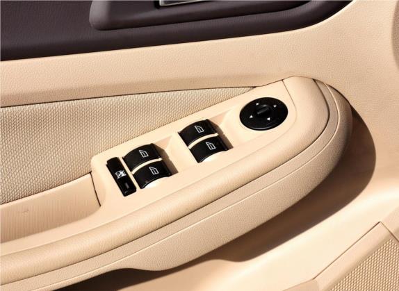 福克斯 2011款 三厢 1.8L 手动舒适型 车厢座椅   门窗控制