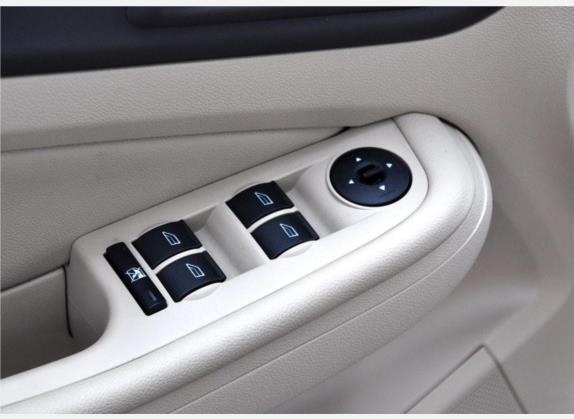 福克斯 2011款 三厢 1.8L 自动时尚型 车厢座椅   门窗控制