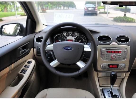 福克斯 2011款 三厢 2.0L 自动豪华型 中控类   驾驶位