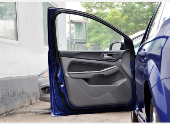 福克斯 2011款 两厢 1.8L 手动舒适型 车厢座椅   前门板
