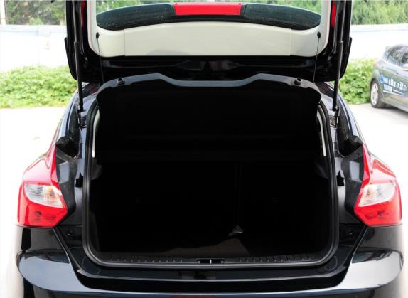 福克斯 2012款 两厢 1.6L 手动舒适型 车厢座椅   后备厢