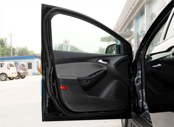 福克斯 2012款 两厢 1.6L 手动舒适型 车厢座椅   前门板