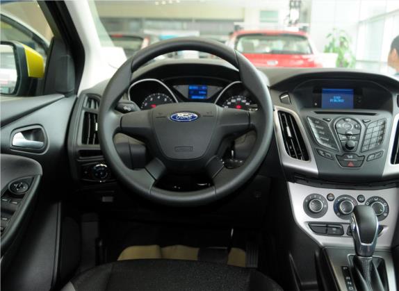 福克斯 2012款 两厢 1.6L 自动舒适型 中控类   驾驶位