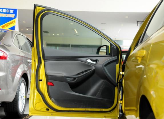 福克斯 2012款 两厢 1.6L 自动舒适型 车厢座椅   前门板