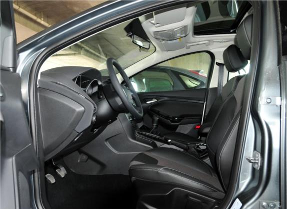 福克斯 2012款 两厢 1.6L 手动风尚型 车厢座椅   前排空间