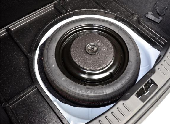 福克斯 2012款 两厢 1.6L 自动风尚型 其他细节类   备胎