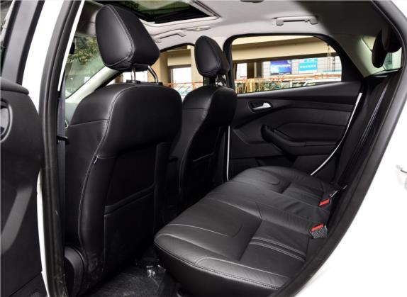 福克斯 2012款 两厢 1.6L 自动风尚型 车厢座椅   后排空间