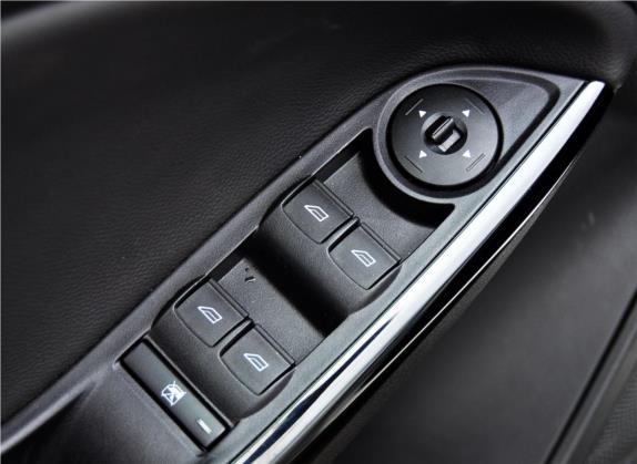 福克斯 2012款 两厢 1.6L 自动风尚型 车厢座椅   门窗控制