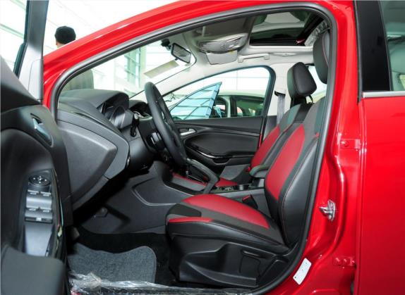 福克斯 2012款 两厢 2.0L 自动豪华运动型 车厢座椅   前排空间