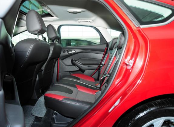 福克斯 2012款 两厢 2.0L 自动豪华运动型 车厢座椅   后排空间
