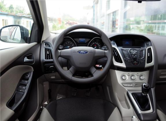 福克斯 2012款 三厢 1.6L 手动舒适型 中控类   驾驶位